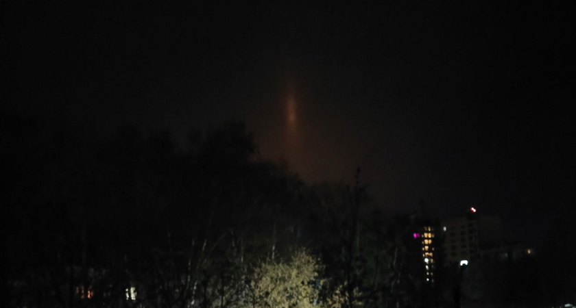 В Приокском появился световой столб ночью 21 апреля