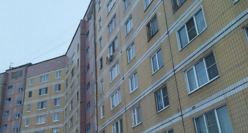 Жизни выпавшей из окна многоэтажки в Рязани пятилетней девочки ничто не угрожает