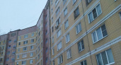Жизни выпавшей из окна многоэтажки в Рязани пятилетней девочки ничто не угрожает