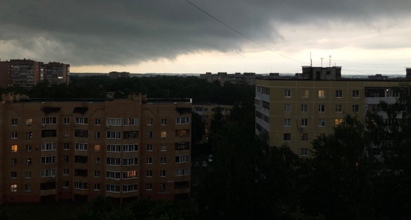 В Рязанской области МЧС выпустило метеопредупреждение о ливне и грозе 26 июля