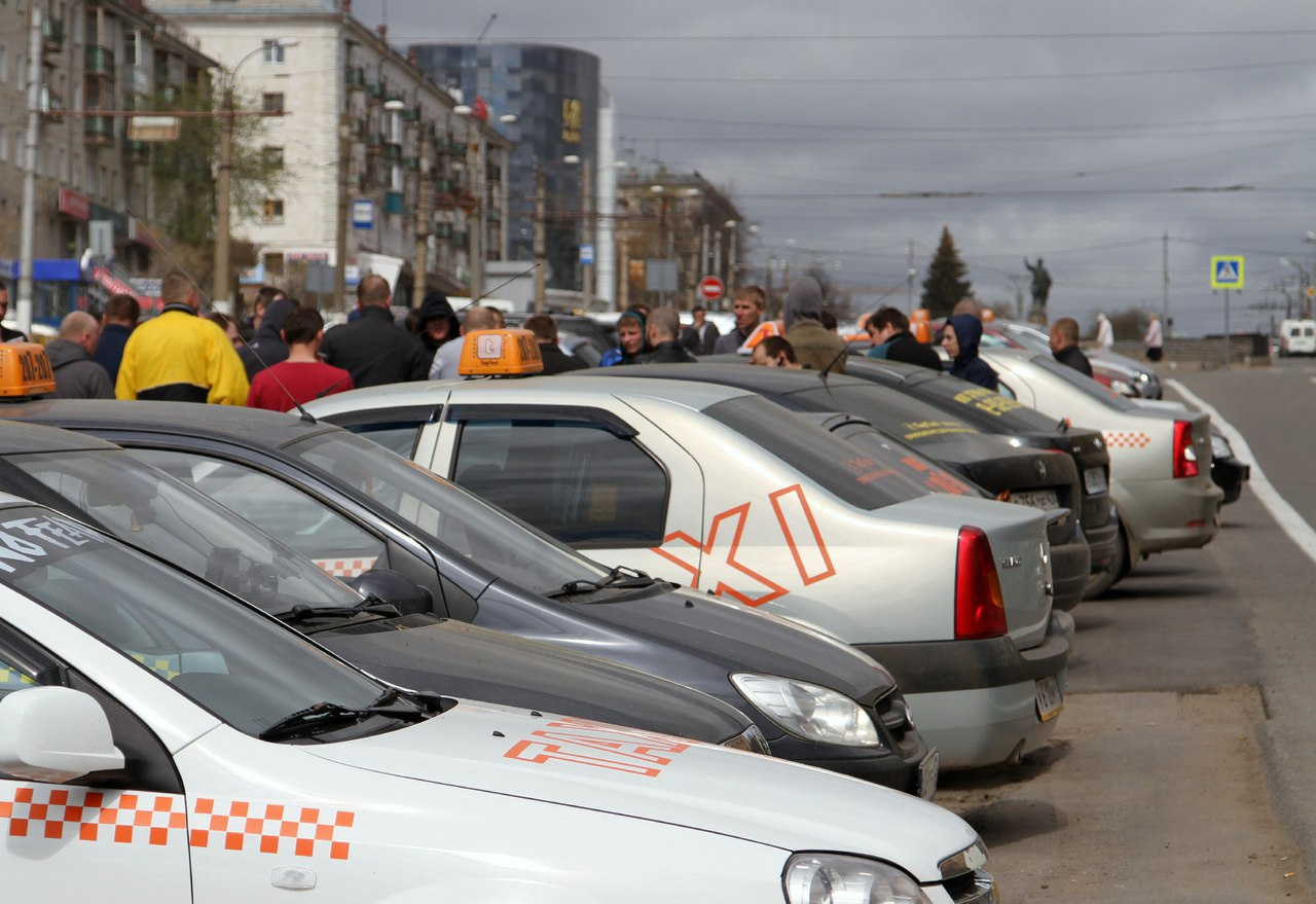 В Рязани пьяный мужчина зарезал 22-летнего таксиста