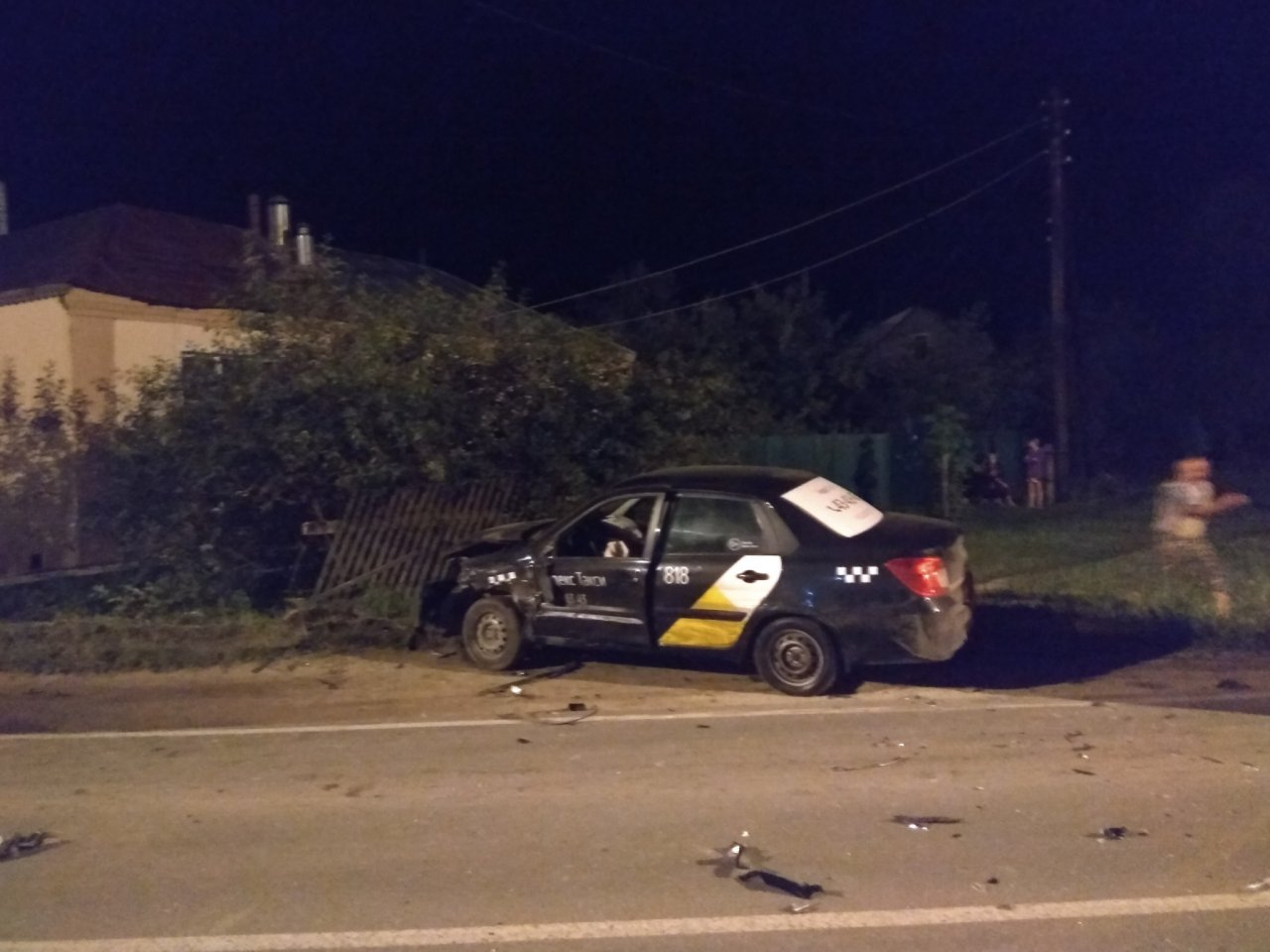 В Мурмино пьяный водитель "Киа" врезался в машину "Яндекс.Такси" - подробности от очевидцев