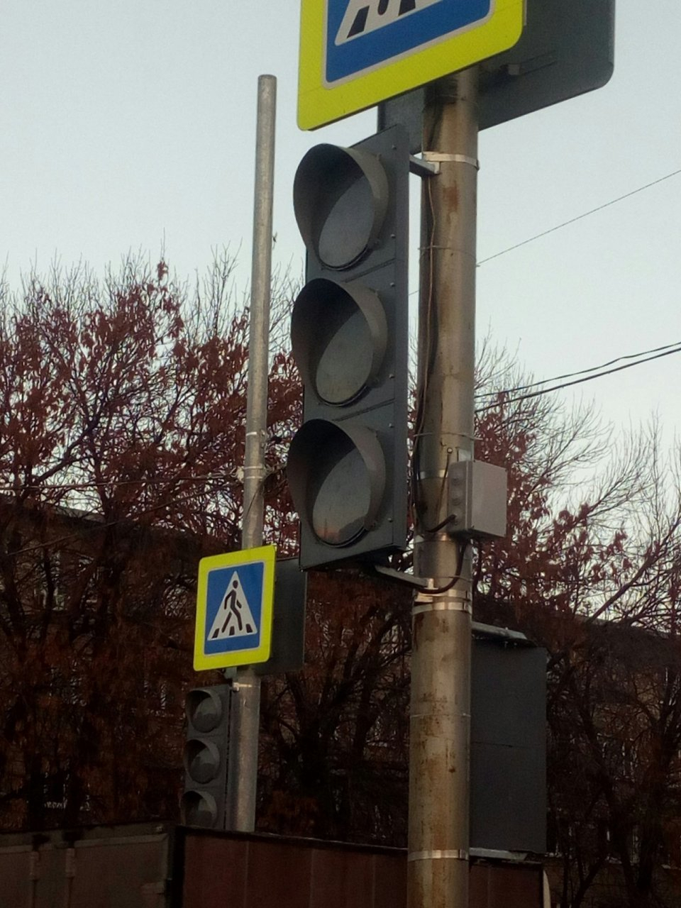 Новый светофор на Черновицкой улице все еще не включили. В чем проблема?