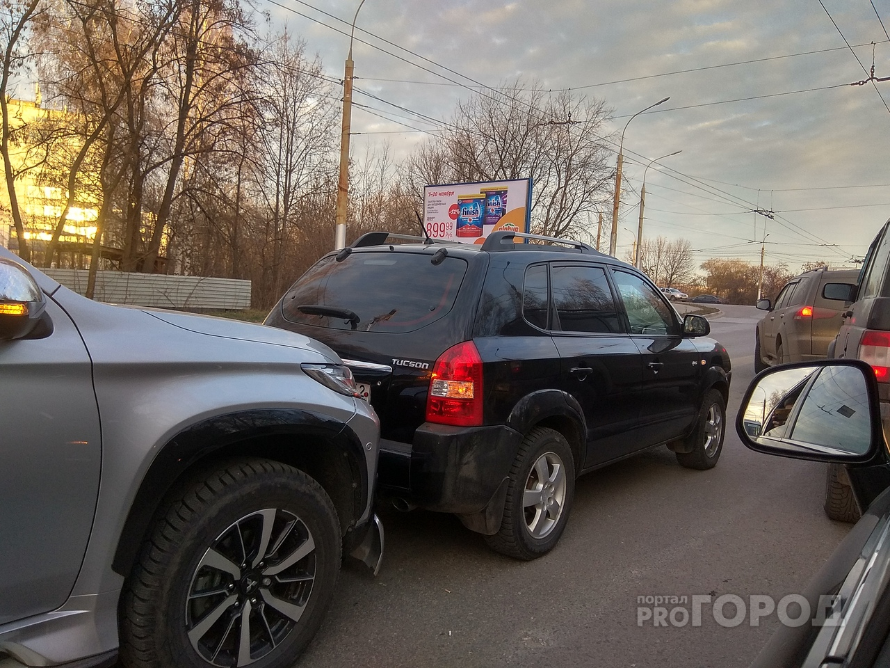 В Рязани на улице Спортивной столкнулись три машины