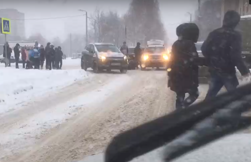 На улице Советской Армии пешеход попал под автомобиль