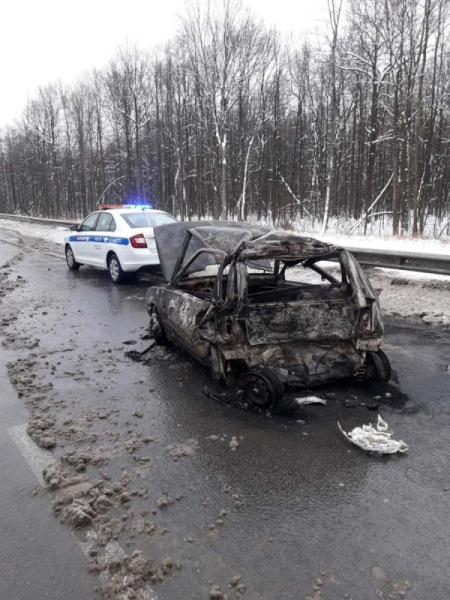 В Спасском районе автомобиль загорелся после столкновения с фурой, водитель погиб