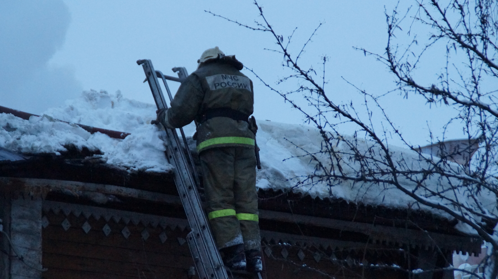 В Скопинском районе загорелся дом. Есть пострадавший