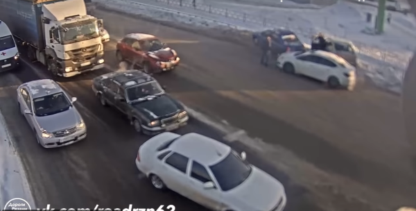 Видео:  в Дашково-Песочне произошло массовое ДТП