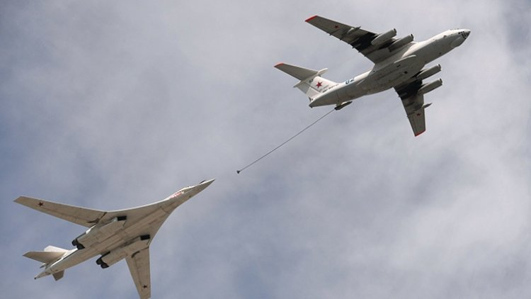 В выходные над Рязанью самолеты ИЛ-78 выполняли сложные фигуры пилотажа