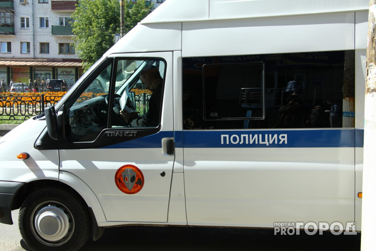 В Рязани пенсионерка выцарапала  "хам" на 15 автомобилях