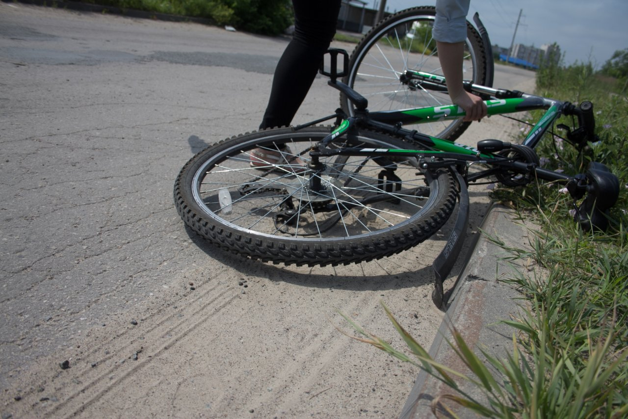 Рязанский велосипедист сбил 10-летнюю девочку на самокате