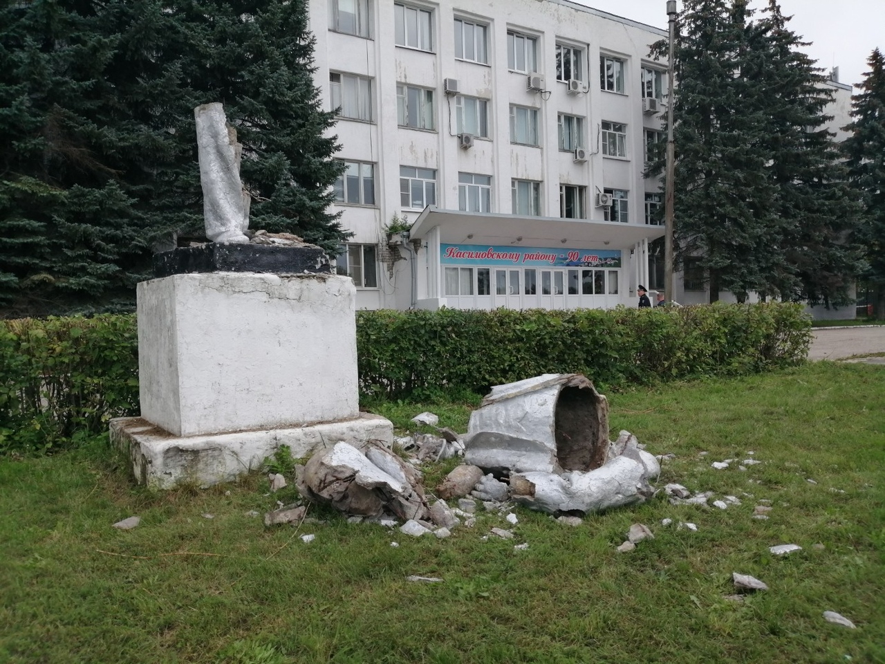 Кто прав и кто виноват? В Касимове разрушили памятник Ленину
