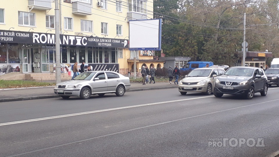 На улице Гагарина столкнулись Nissan и Skoda