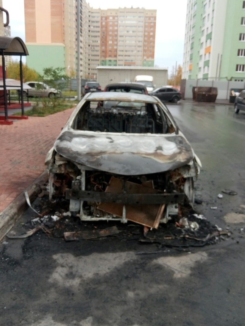 Ночью в Дашково-Песочне сгорели три автомобиля