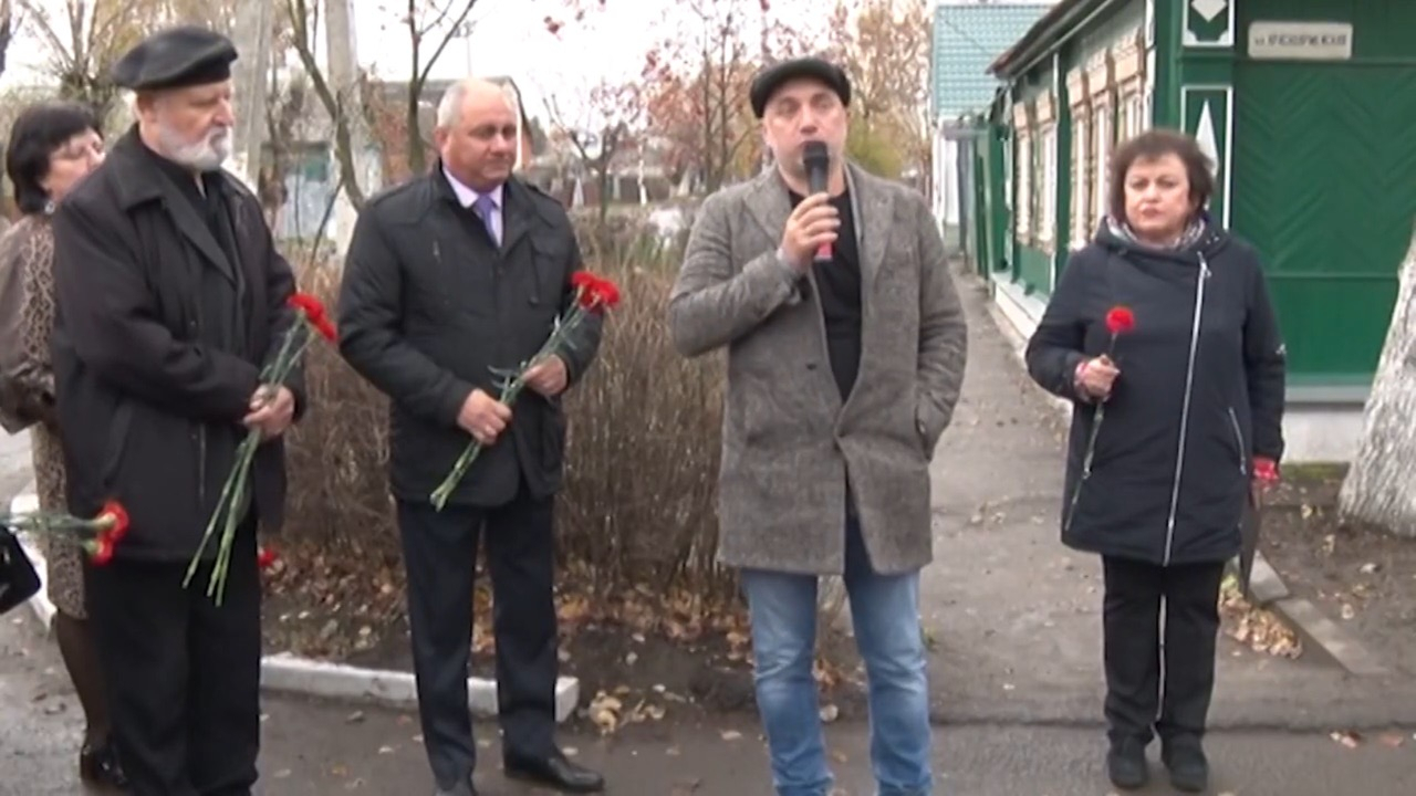 Видео: Захар Прилепин приехал на родину в Рязанскую область