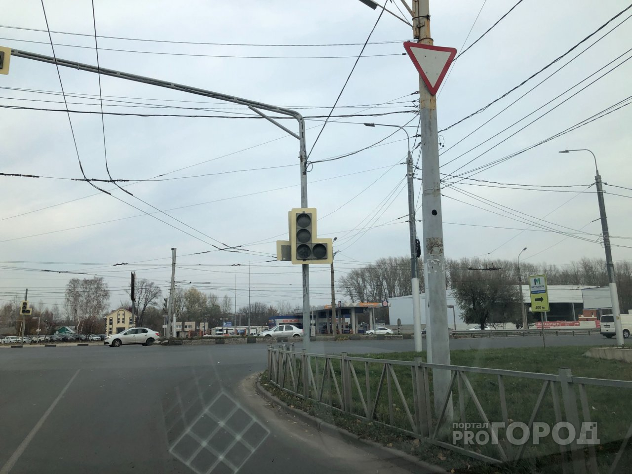 Внимание, водители: на повороте с Мервинской на Московское шоссе не работает светофор