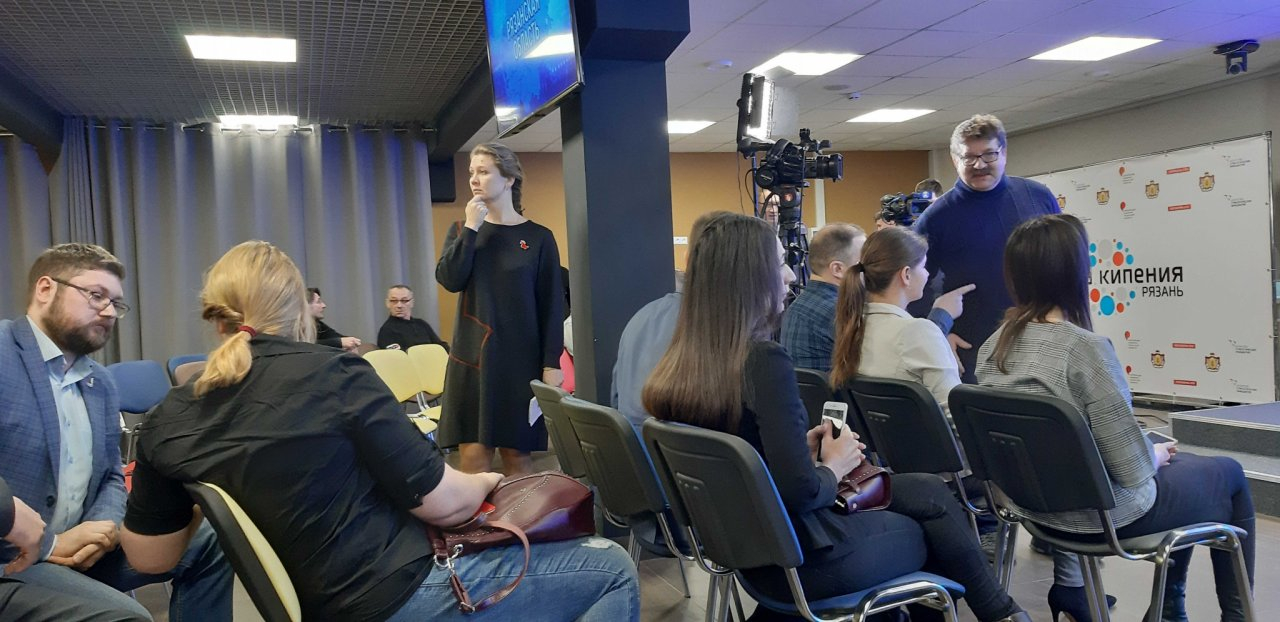 Обзор пресс-конференции Николая Любимова - взгляд из зала