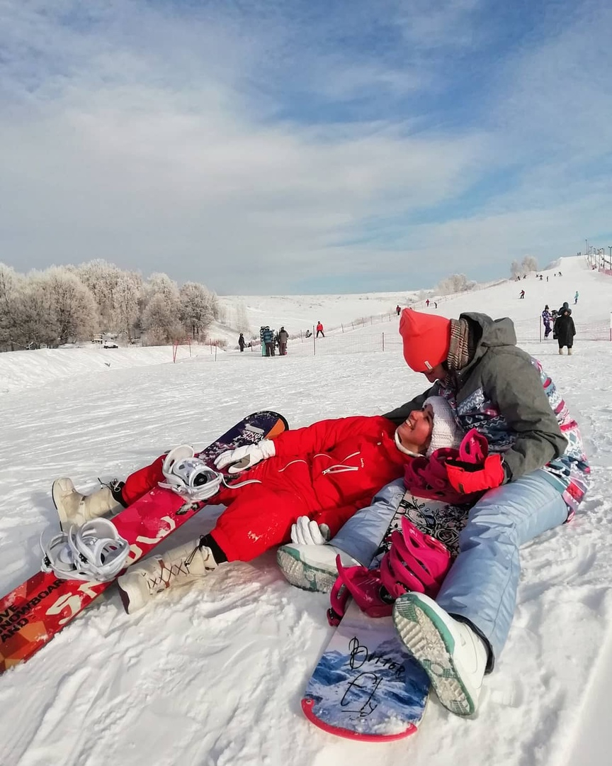 Сноуборд, лыжи и коньки: как очаровательные рязанки проводят выходные