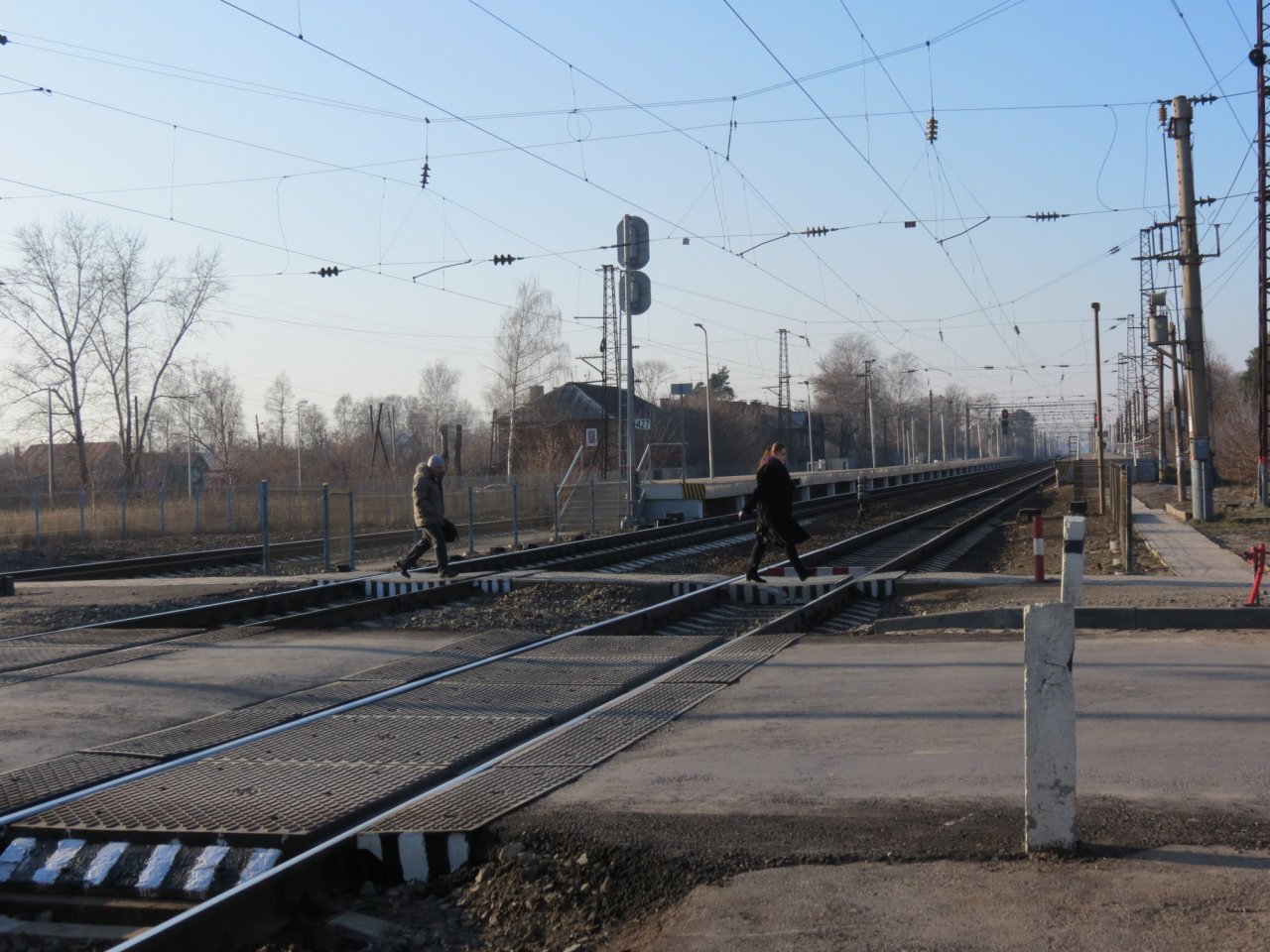 СМИ: поезд протаранил автомобиль на переезде железной дороги Москва - Рязань