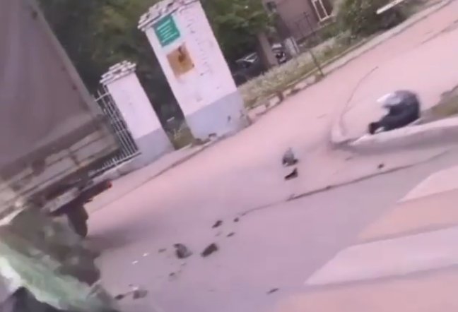 Мотоциклист жив: на Дзержинского столкнулись Газель и мотоцикл
