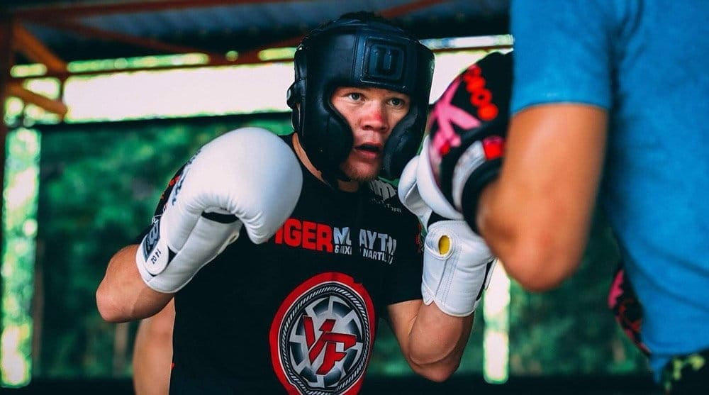 Аналитики оценили шансы на дебют россиянина Петра Яна в профессиональном боксе