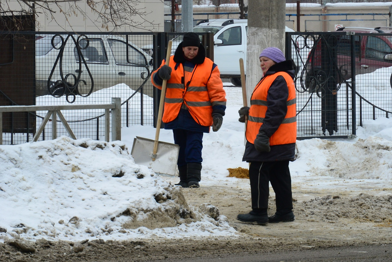Центр чистят, на окраинах копятся сугробы: мнение рязанцев об уборке снега