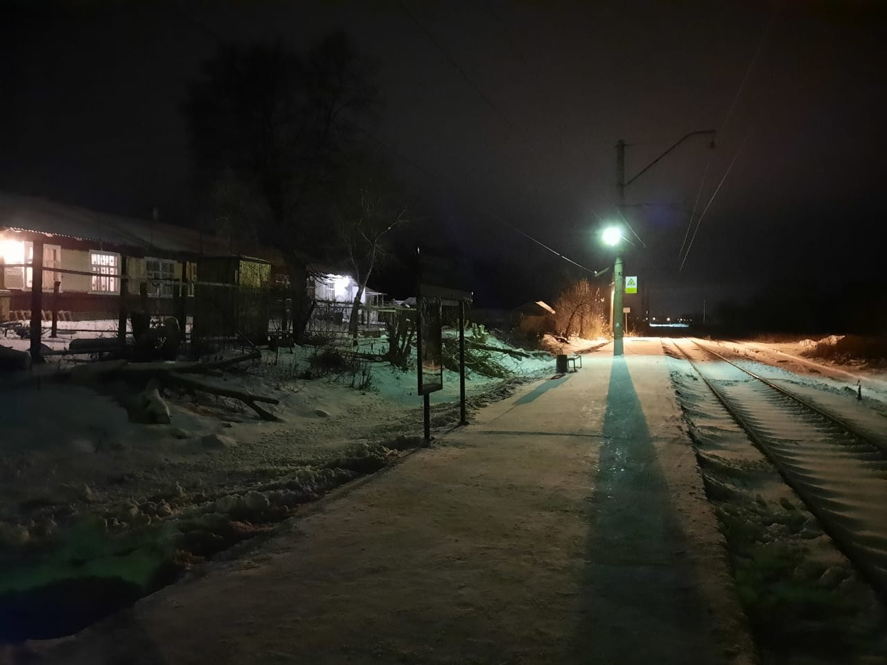 “Добираюсь домой в потемках”: житель села Вышгород пожаловался на качество освещения