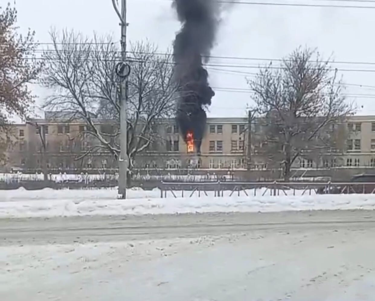 Видео: в Рязани загорелся завод “САМ”