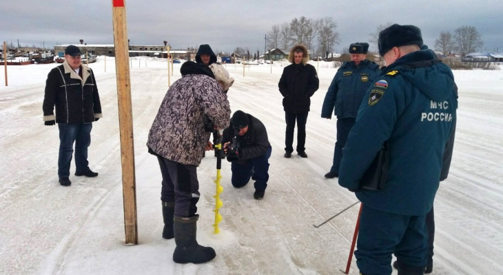 Ждите паром: в Шиловском районе закрыли ледовую переправу