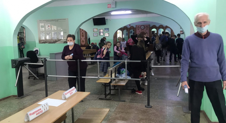 Мишустин: правительство РФ разработает требования безопасности для школ