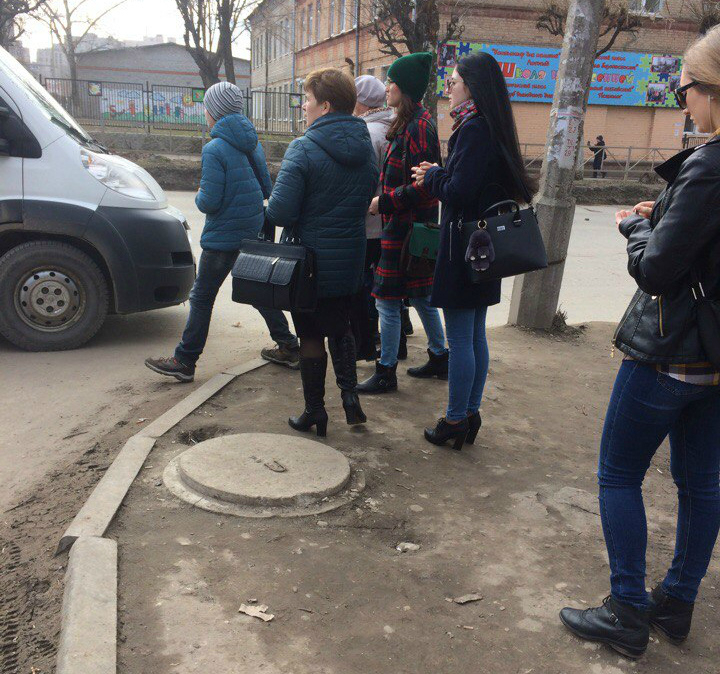 Правила против пассажиров - остановки на улице Весенней разделяет два километра