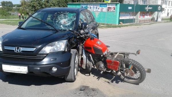 ДТП в Михайловском районе - иномарка сбила подростков на мотоцикле