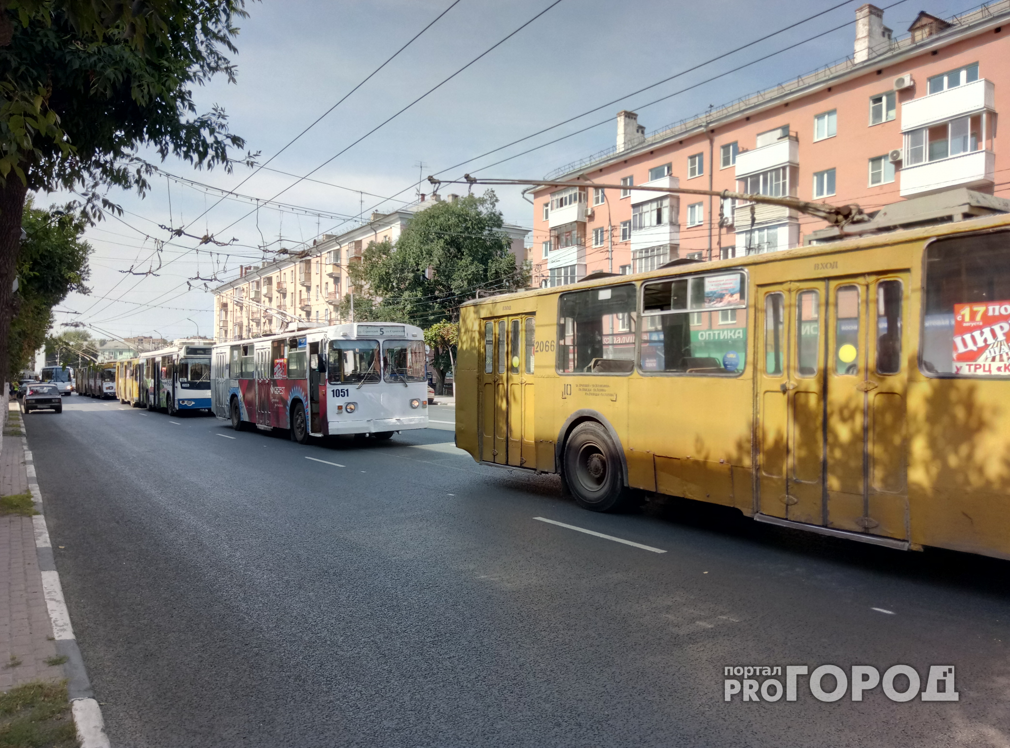 Обрыв троллейбусной линии на площади Победы - движение в центре Рязани затруднено