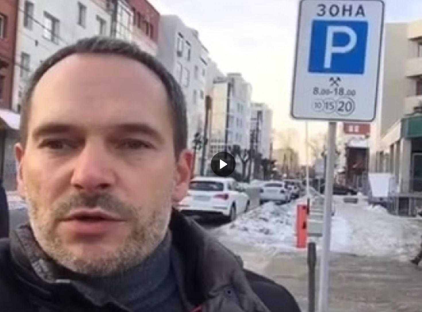 "Это в порядке вещей?": Рязанский депутат недоволен сугробами на платных парковках