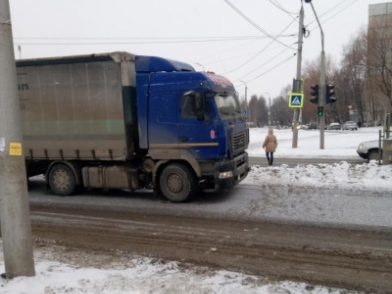 В Рязани грузовик сбил 22-летнюю девушку прямо на пешеходном переходе