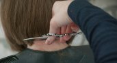 Рязанские парикмахеры бесплатно постригли беженцев с ЛДНР