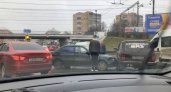 На Московском шоссе столкнулись две легковушки. В сторону центра образовалась пробка