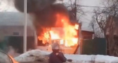 Жители Рязани рассказали о пожаре в ларьке с шаурмой в поселке Шлаковый