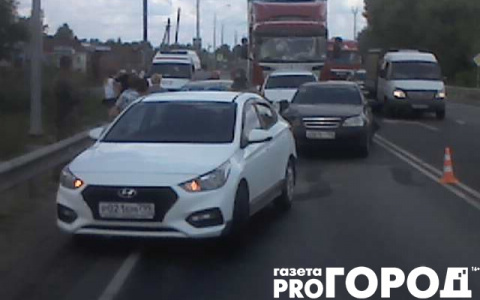 В Шиловском районе водитель грузовика "собрал" 5 легковушек. Фото с места происшествия
