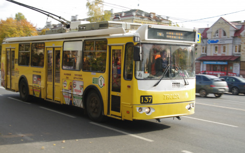 В Рязани ищут очевидцев происшествия в троллейбусе №5, где женщина сломала позвоночник