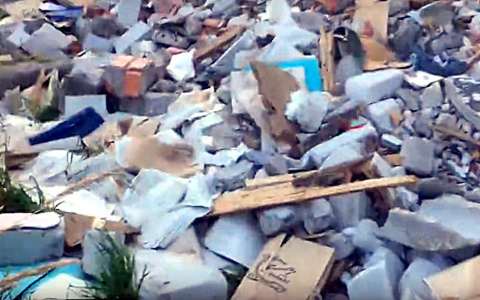 В Рязани дорогу, ведущую из садового товарищества, заблокировали строительным мусором