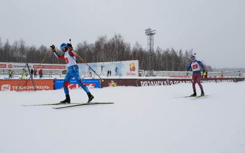 Антон Шипулин обогнал рязанского биатлониста на последних метрах масс-старта
