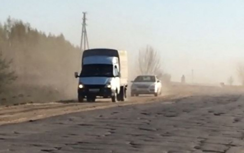 Рязанские активисты обратились в минтранс с просьбой отремонтировать дорогу до села Ижевского