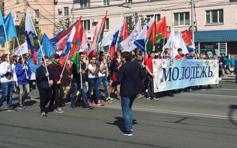 «Аккустическая "Де Спасито" и воодушевляющие лозунги»: как рязанцы ходили на Первомайскую демонстрацию