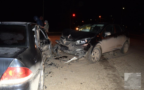 Массовое ДТП в Новомичуринске: на перекрестке столкнулись сразу три автомобиля