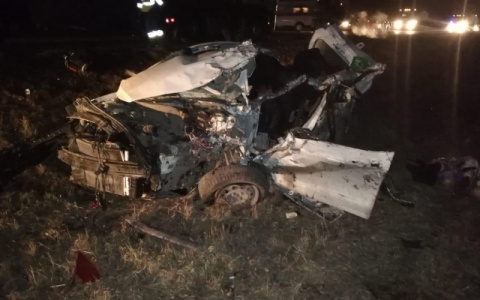 Смертельная авария под Рязанью: водитель превысил скорость, врезался в грузовик и погиб