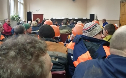 Сотрудники новомичуринского предприятия продолжили забастовку