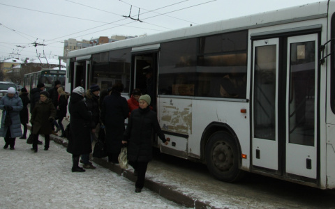 Транспортное сообщение оставляет желать лучшего: жительница Семчино пожаловалась на некорректную работу 17 автобуса