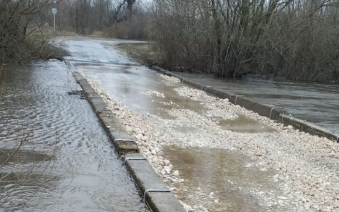 В Путятинском районе затопило мост