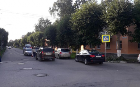 Шла по "зебре": на улице Маяковского молодая рязанка попала под колеса автомобиля